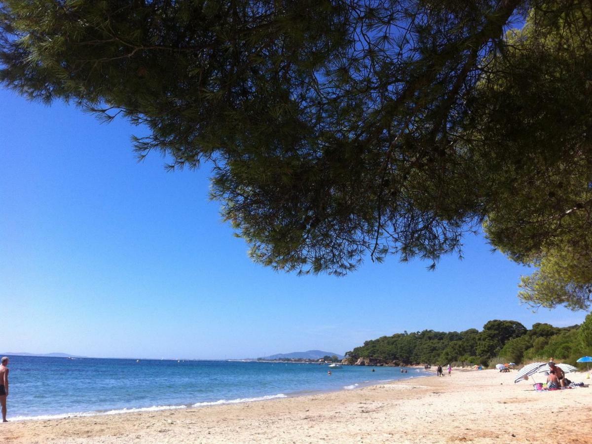Villa De Vacances Au Calme Proche De La Mer Ла Лонд-ле-Мор Екстериор снимка